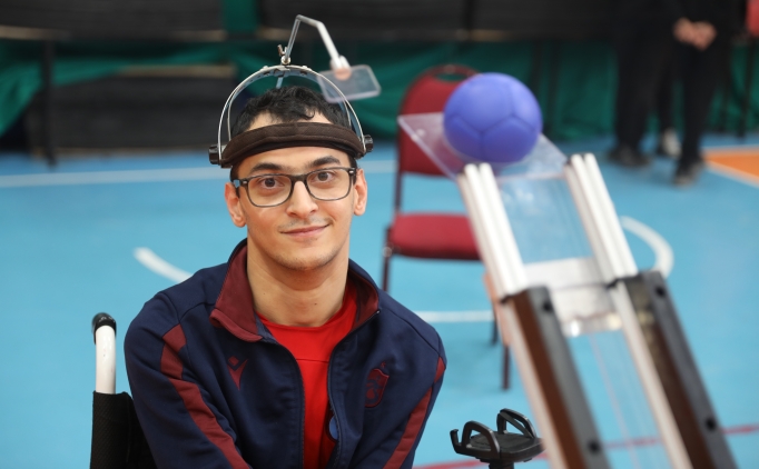 Serebral palsili Kadir Berke, boccia sporunu tantarak farkndalk oluturuyor