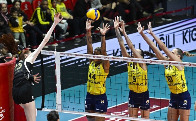 Vak�fBank liderli�i Fenerbah�e'ye kapt�rmad�!