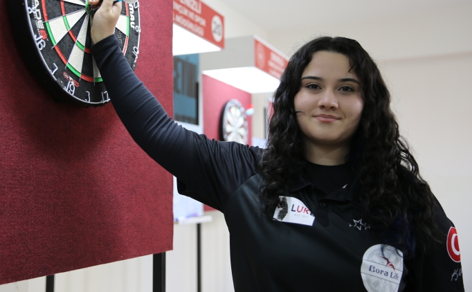 Zehra Gemi, Trkiye'nin ilk Dnya Dart ampiyonu