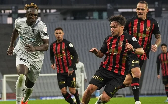 Fatih Karag�mr�k ile Kocaelispor uzatmalarda puanlar� payla�t�