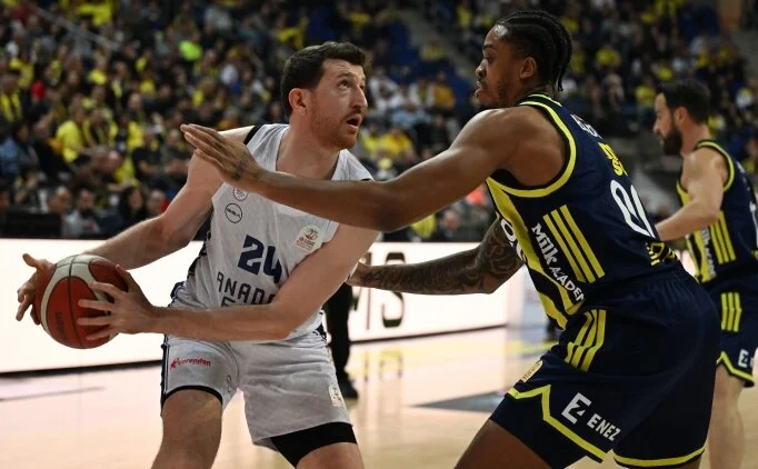 Fenerbah�e Beko, Anadolu Efes'i uzatmalarda y�kt�!