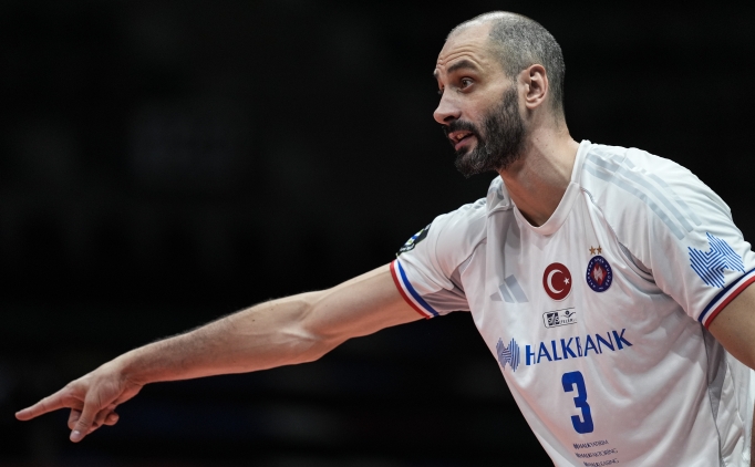 Halkbank, evinde Spor Toto'yu set vermeden yendi