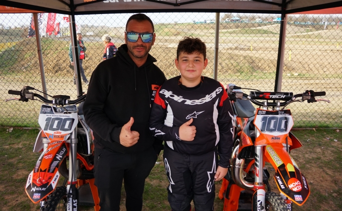 �ampiyon motosiklet�i Berat �enkalayc� babas�n�n izinden gidiyor