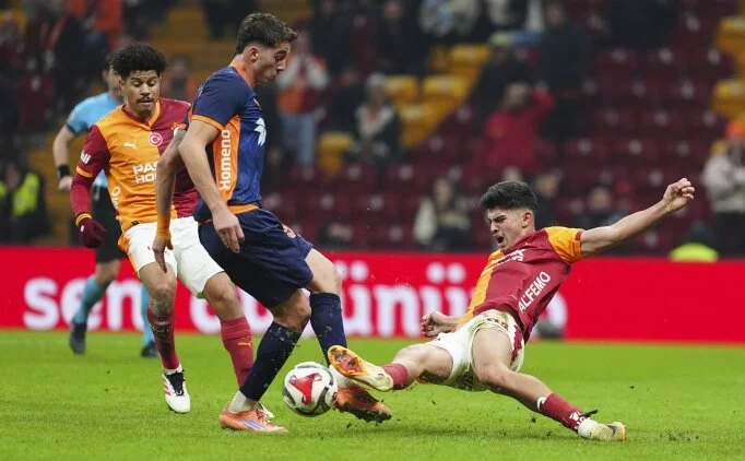 Ba�ak�ehir'den ma� sonras� VAR ve penalt� tepkisi