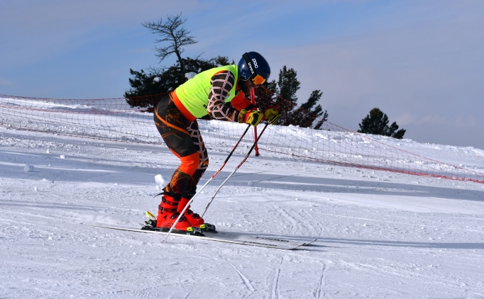 Alp Disiplini FIS Sar�kam�� Cup Yar��lar�, Kars'ta ba�lad�