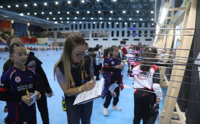 15 Ya� Alt� Salon T�rkiye �ampiyonas� ba�lad�