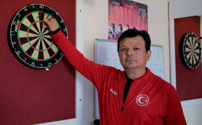 Gardiyan antren�r, 17 y�lda dart milli tak�m�na teknik direkt�r oldu