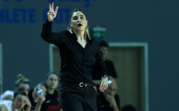 Selen Erdem'den Panathinaikos taraftar�na �vg�