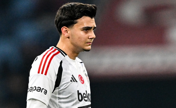 Mustafa Hekimolu, oyuna girdikten 3 dakika sonra sakatland