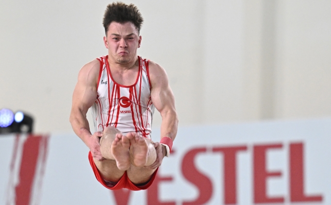 Milli cimnastik�i Emirhan Kart�n'dan Katar'daki kupada bronz madalya