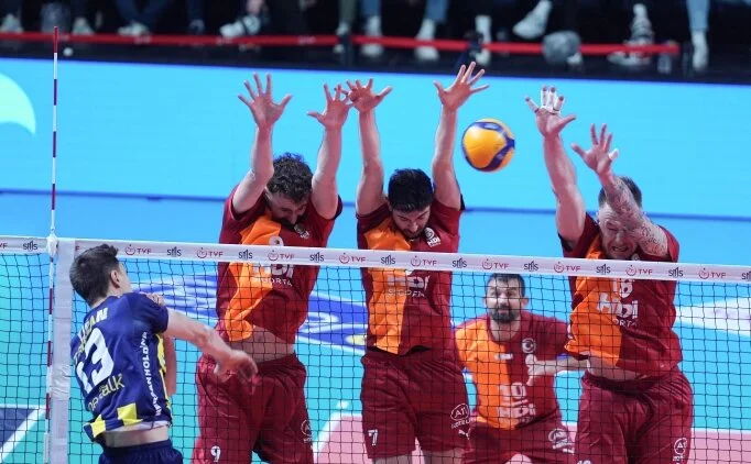 Voleybolda derbi heyecan�!