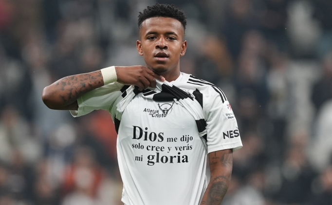 Keny Arroyo'dan olay yaratan payla��m!