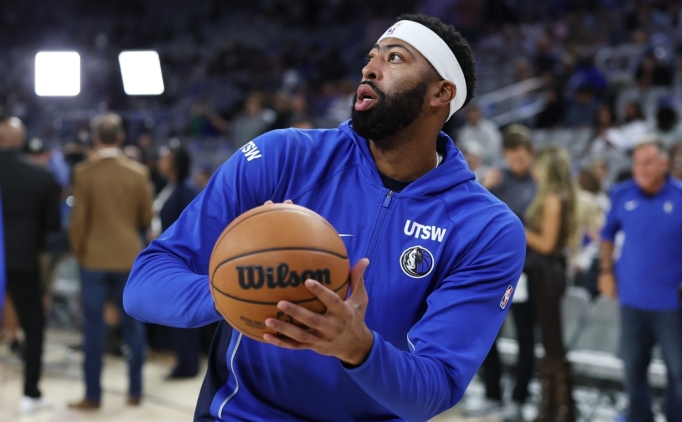 Anthony Davis'in dn iin Mavs sahibi Dumont'tan onay bekleniyor