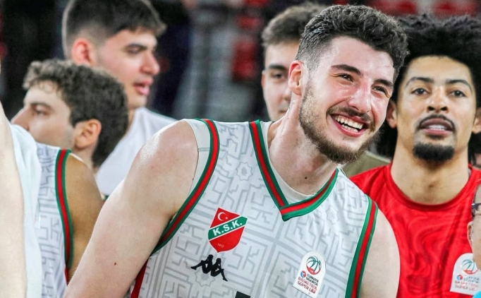 Mersin Spor, 4 oyuncuyu renklerine balad