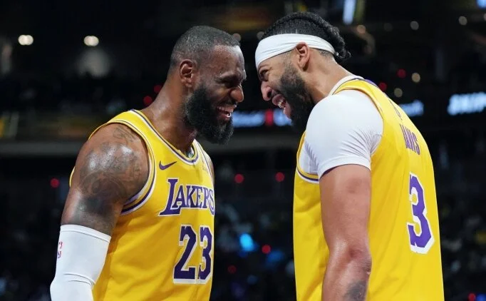 LeBron ve AD, Lakers'tan 'kadroyu iyiletirmelerini istediler'