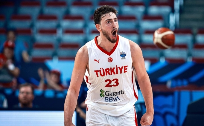 Udoka'dan Alperen'e �vg�: 'EuroBasket'te emeklerinin kar��l���n� buluyor'