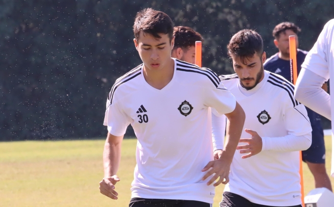 Altay'da 5 gen� oyuncu serbest kald�