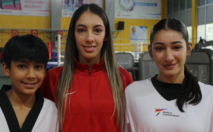 Antren�rl�k ��rencisi tekvandocu abla, iki karde�ini �ampiyonlu�a haz�rl�yor