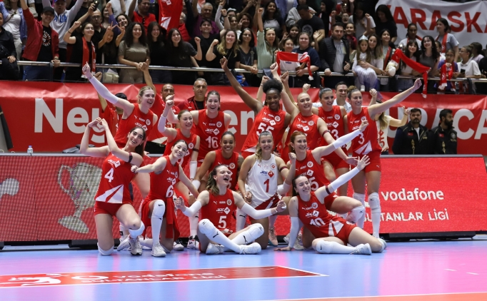 Aras Kargo Kad�n Voleybol Tak�m�, Sultanlar Ligi'ne 'Devam' dedi