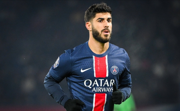 Asensio imzay� at�yor