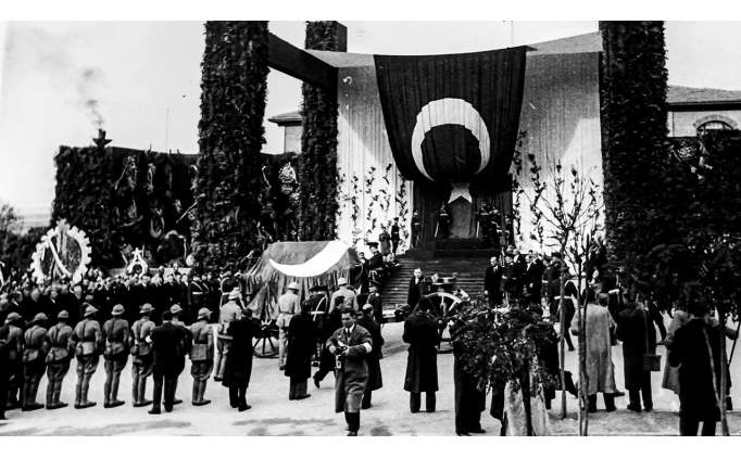 10 Kasm ift yevmiye mi? 10 Kasm 2025 resmi tatil mi?