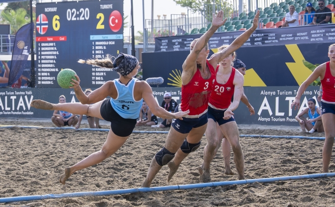 Avrupa Plaj Hentbolu'nda Milli Tak�m, Hollanda'ya kaybetti