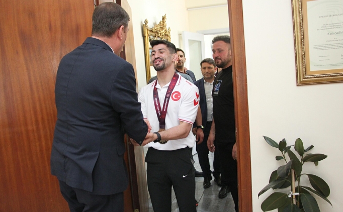 Avrupa �ampiyonu Kerem Kamal'a Kula'da co�kulu kar��lama