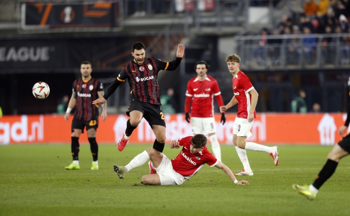 Kaan Ayhan, k�rm�z� kartla g�ndem oldu!