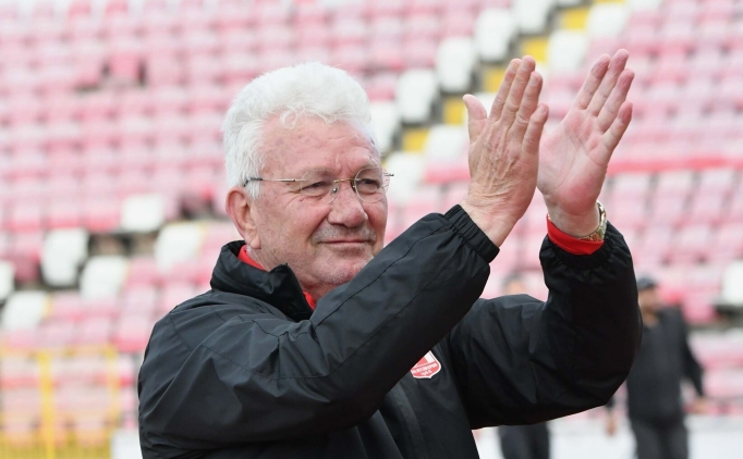 Bal�kesirspor, �smail Ertekin ile yollar�n� ay�rd�