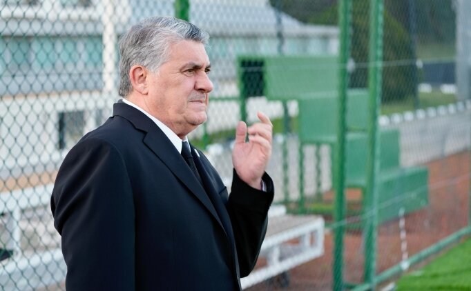 Be�ikta�'�n a��klamas� sonras� g�revi b�rakt�!