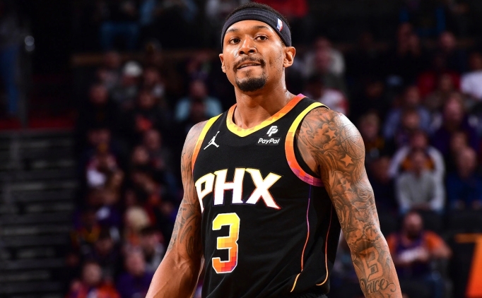 Lue: 'Bradley Beal, Phoenix'te g�lgede kald�'