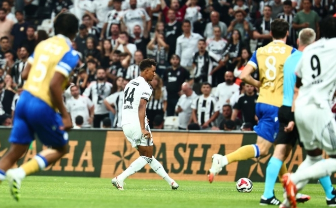 Be�ikta�'ta 12. saniyede k�rm�z� kart!