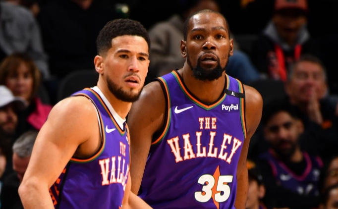 Suns, Booker etrafnda yeniden yaplanmaya gidiyor; Durant takas masada