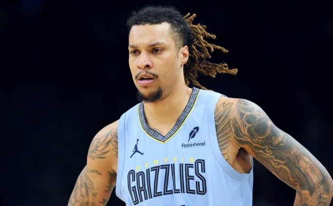 Brandon Clarke sezonu kapatt�