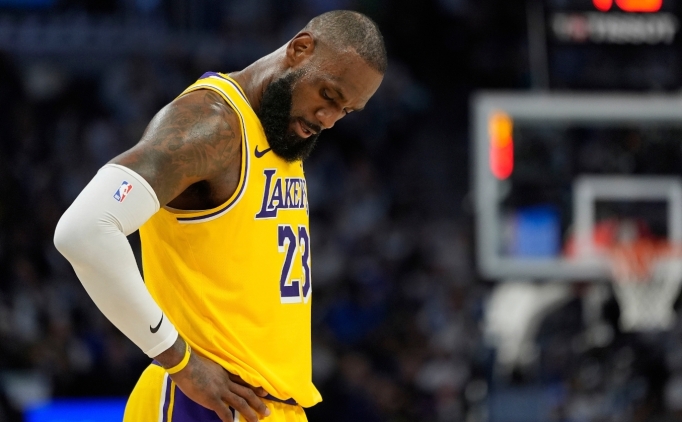 Pierce: 'Lakers, LeBron James defterini kapatmal�'
