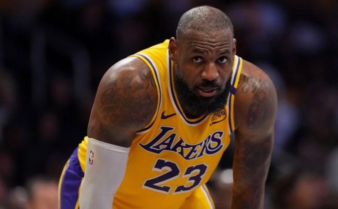 Bir Lakers y�neticisi, LeBron i�in: 'G�� hi�bir zaman tamamen ondayd� diyemeyiz'