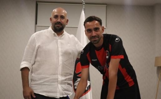 Bu�ra �al bir sene daha Manisa Basket'te