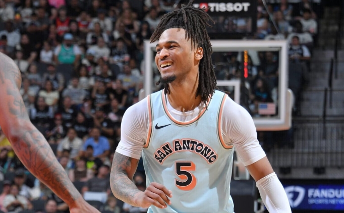 Stephon Castle Y�l�n �ayla�� se�ildi