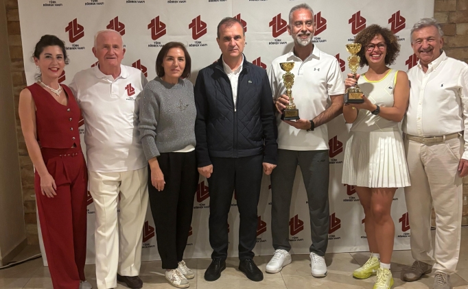 Cumhuriyet cokusu kortlara tand