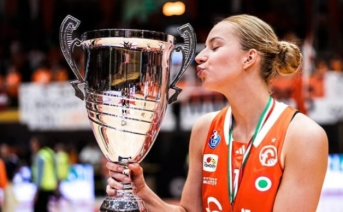Galatasaray �a�da� Faktoring, Dorka Juhasz'� a��klad�!