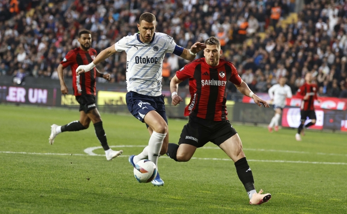 Edin Dzeko'dan hakem tepkisi!