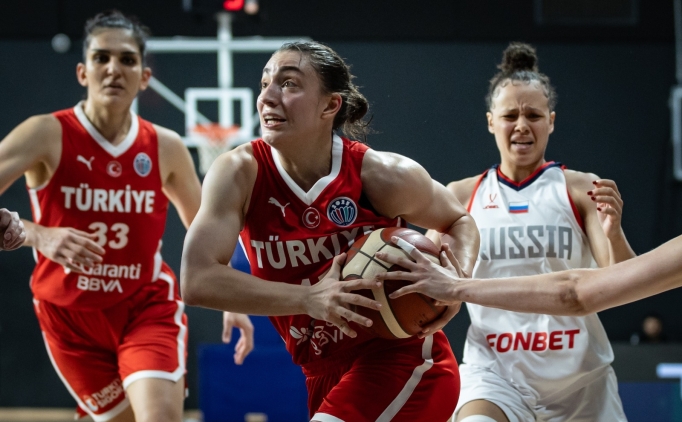 A Kad�n Milli Basketbol Tak�m�, Rusya'y� yendi