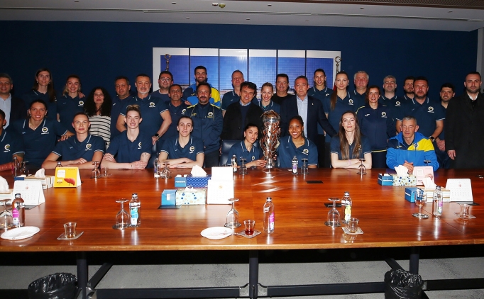 Ali Ko�: 'Kad�n voleybolda d�nyan�n en iyi tak�mlar�ndan birine sahibiz'