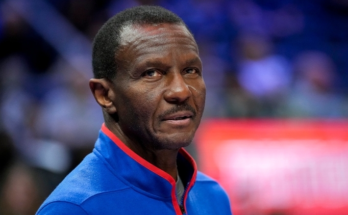 Dwane Casey, ba�kan aray���nda olan Raptors ile g�r��t�
