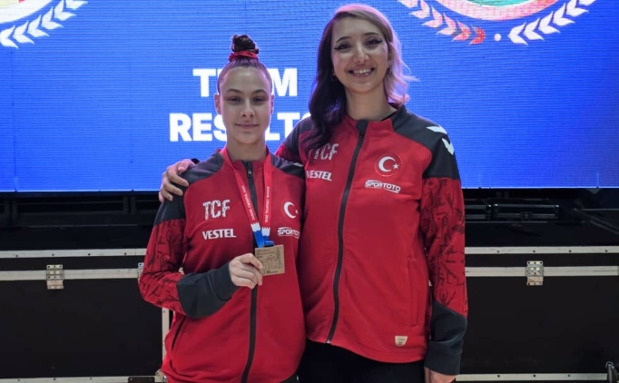 Gen� artistik cimnastik�iler, Balkan �ampiyonas�nda 37 madalya ald�