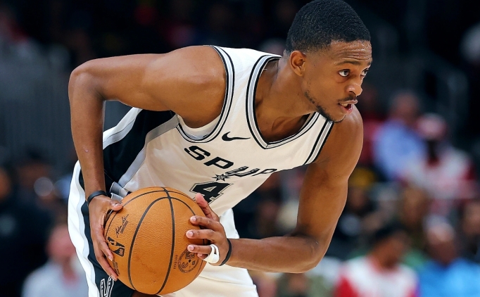 Spurs, De'Aaron Fox'�n gelece�ini San Antonio'da �ekillendirmek istiyor
