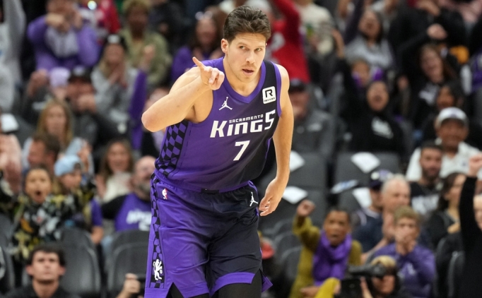 Kings, McDermott ile 1 y�ll�k 3.6 milyon dolara yeniden anla�t�