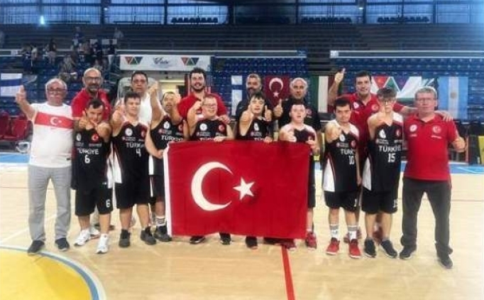 Down Sendromlular Basketbol Milli Tak�m�, Avrupa �ampiyonas�'nda ikinci oldu
