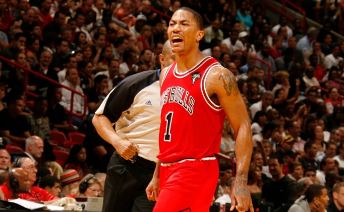 Derrick Rose'un 1 numaral formas emekli edilecek