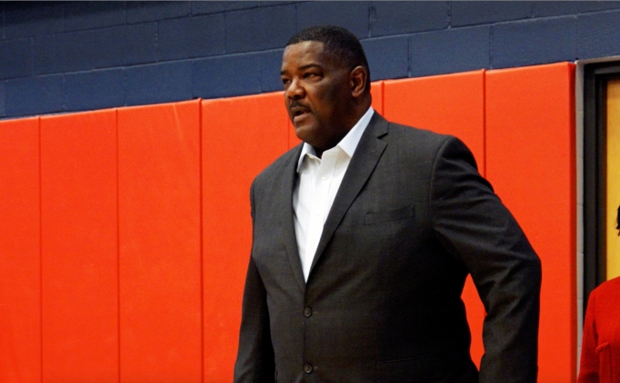 Pelicans, Joe Dumars'�n y�netiminde iki y�neticisiyle yollar� ay�rd�
